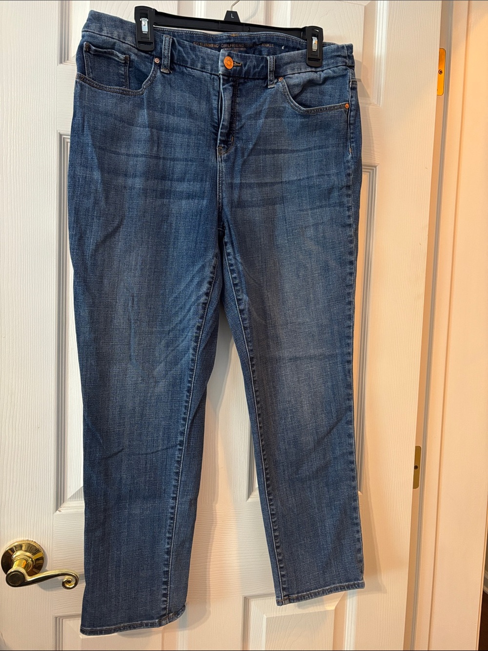 Chicoβs So Slimming Girlfriend Slim Ankle Jeans. Chicoβs size2R